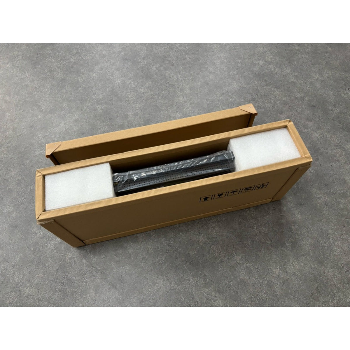 56.6 Inch Commercial Android Stretched LCD Bar Display – 1431×160mm Viewable Ultra-Wide Shelf Screen | Cloud / USB / Mobile App Control