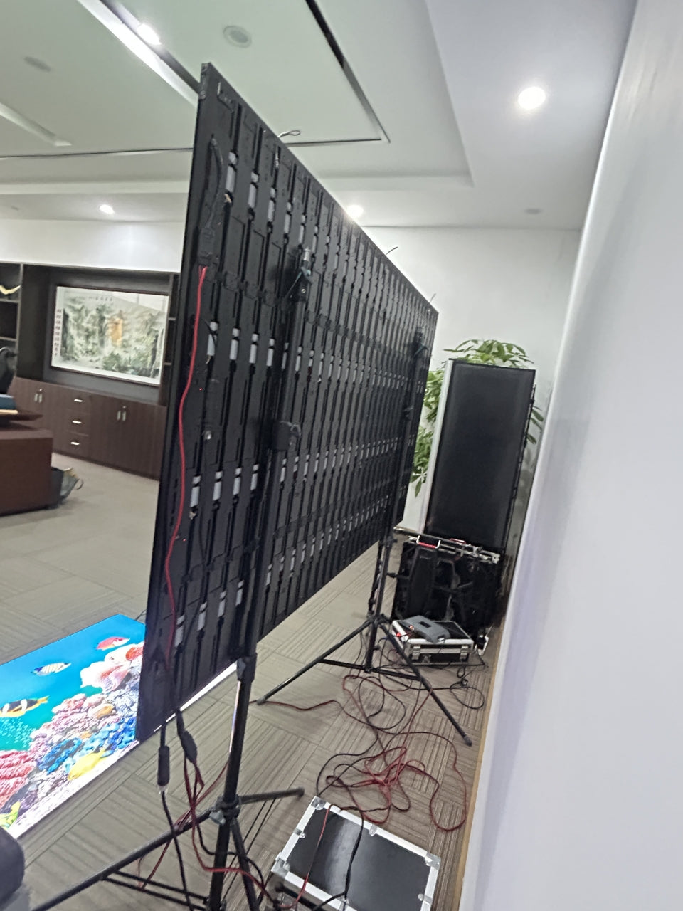 LP-RS 88 Inch Rolling TV P1.25 2x1 Meters 2SQM Portable LED Display Screen Kit